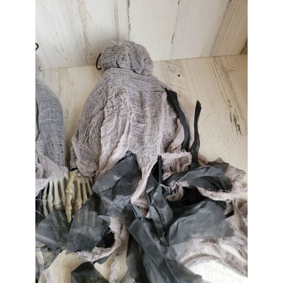 Scary grim reaper grey hanging skeleton Halloween set prop decor - Picture 9 of 9